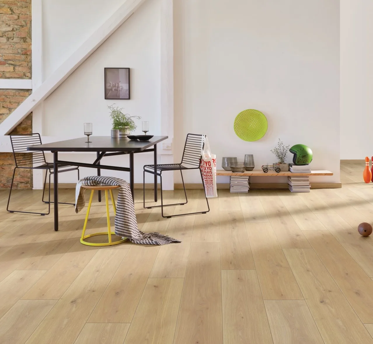 Oak Natural Mix Light laminate flooring